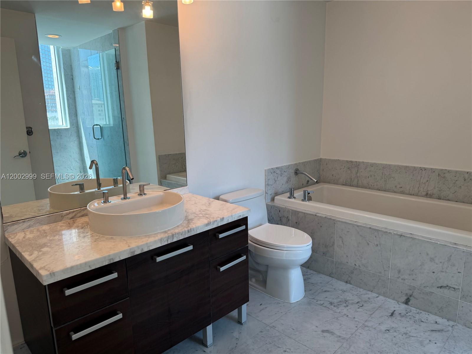 253 NE 2nd St # 1108