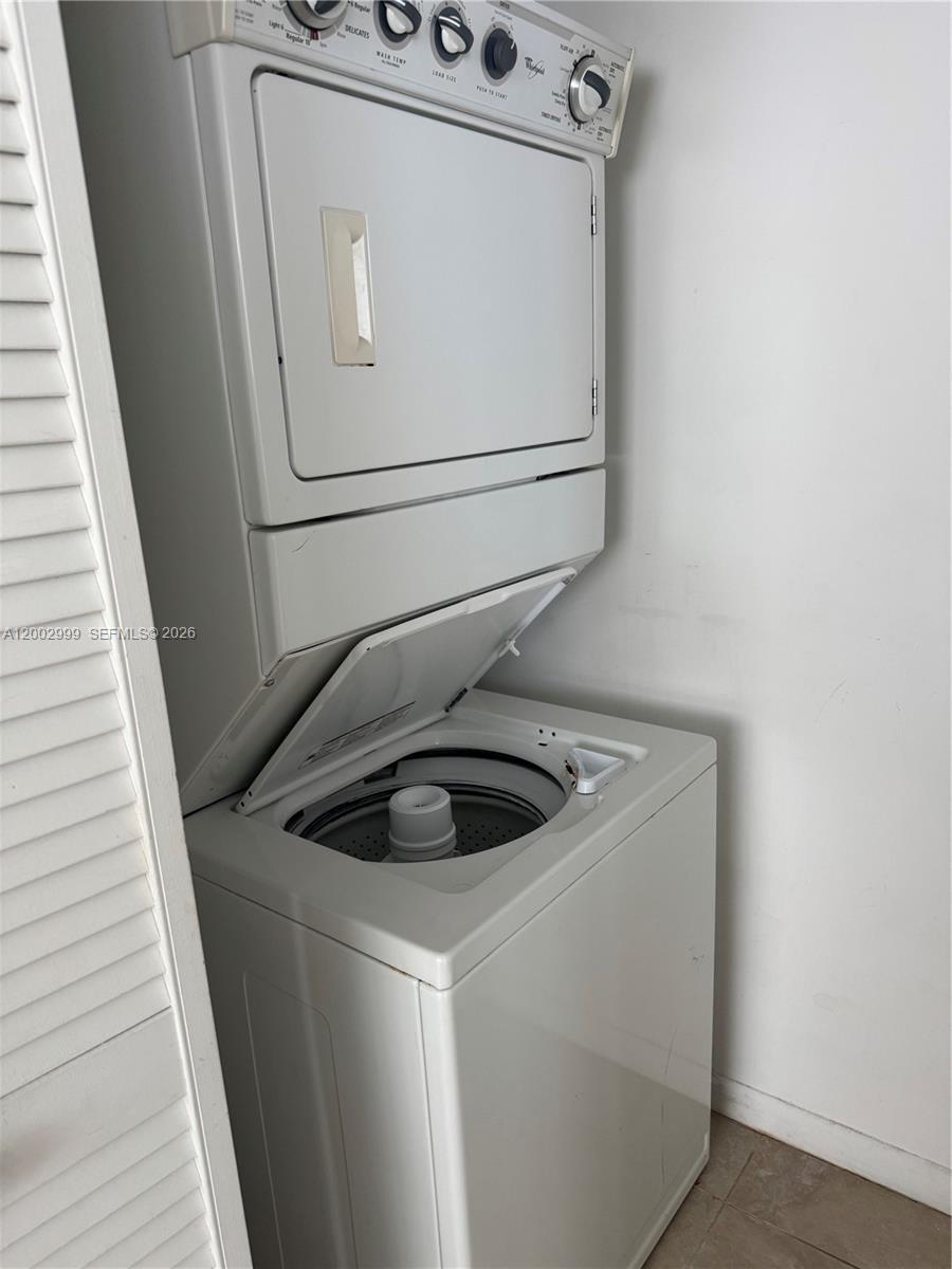 253 NE 2nd St # 1108