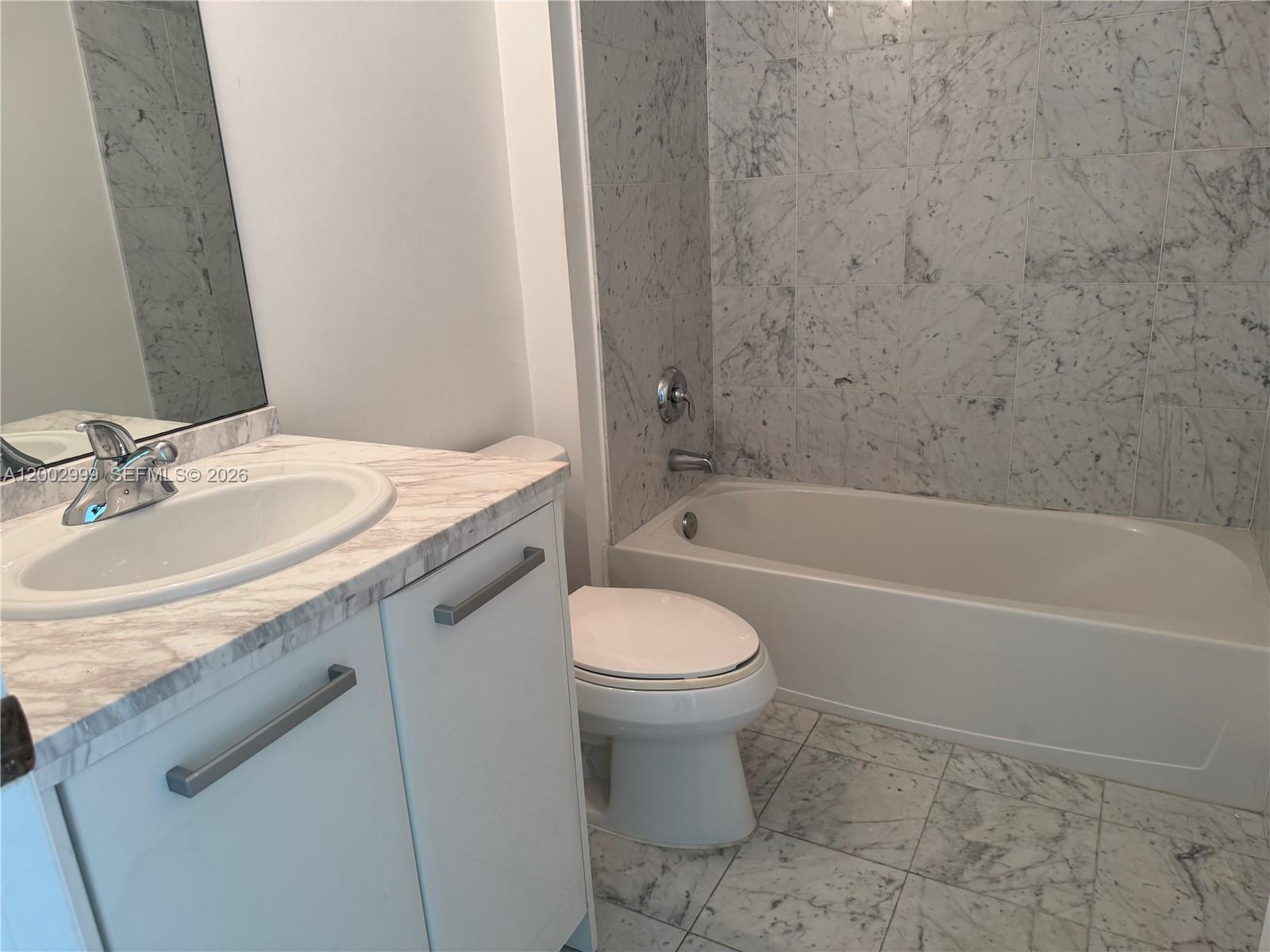 253 NE 2nd St # 1108