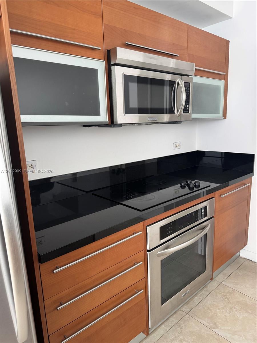 253 NE 2nd St # 1108