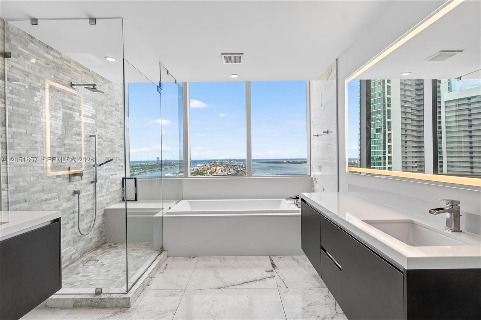 851 NE 1st Ave # 3611
