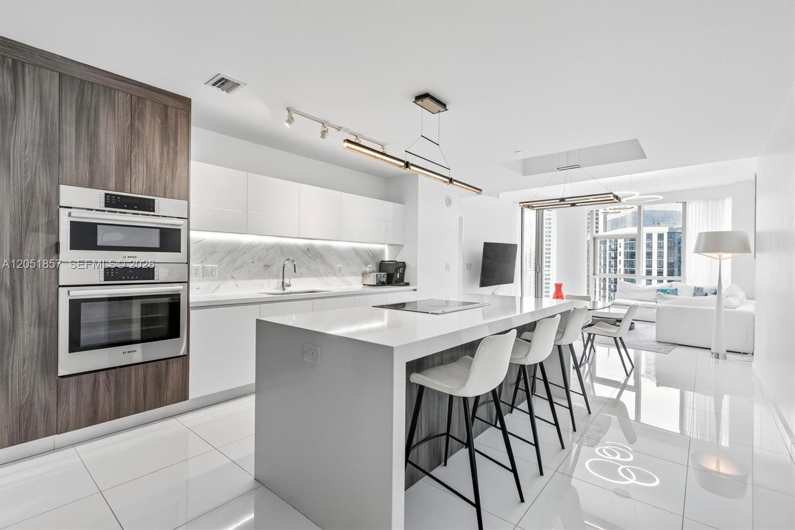 851 NE 1st Ave # 3611