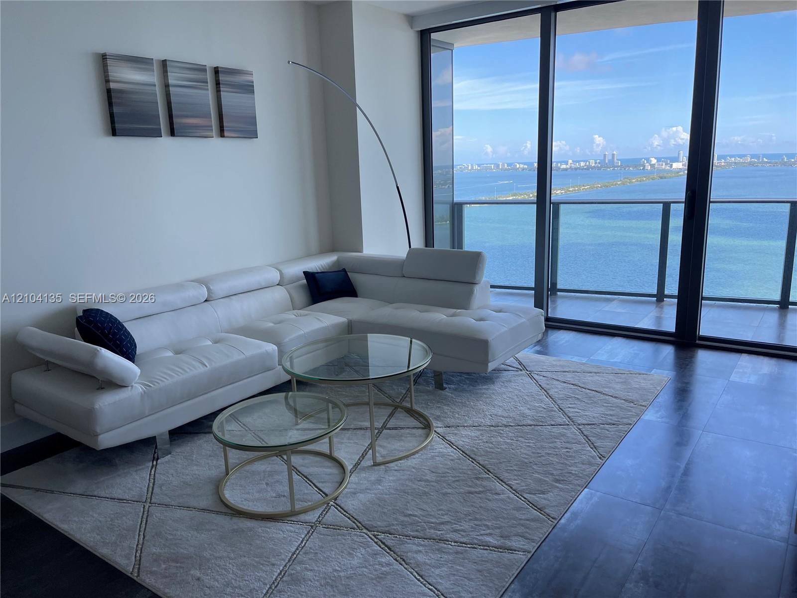 460 NE 28th St # 3706