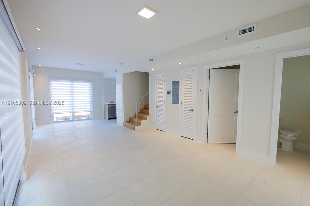 643 Jefferson Ave # 11