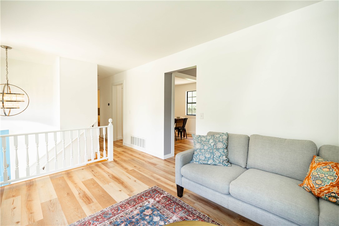 2239 N Mockingbird Lane