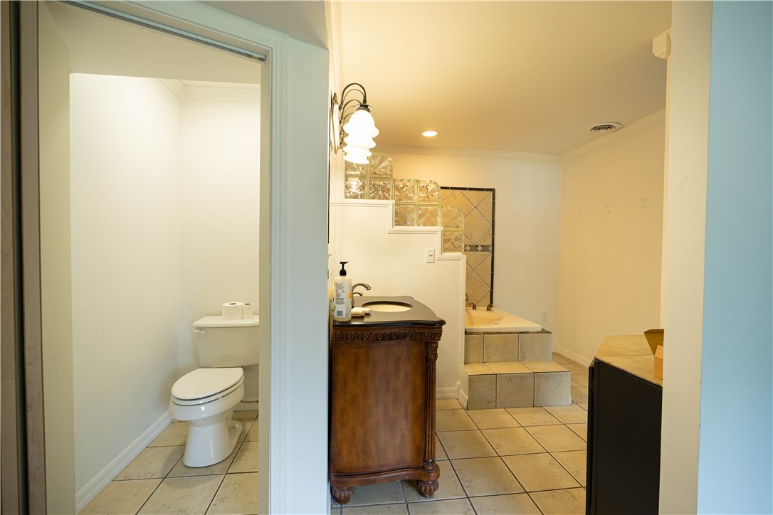 2239 N Mockingbird Lane