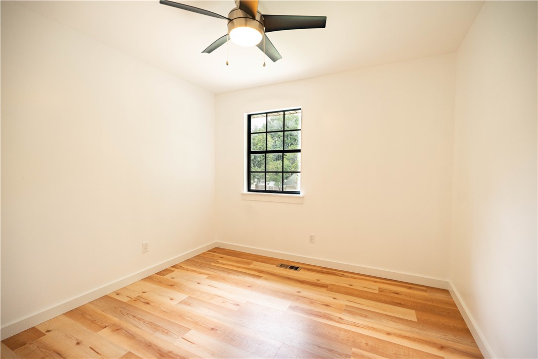 2239 N Mockingbird Lane