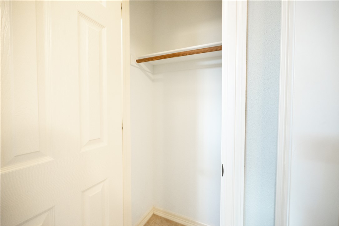 1802 N Fallbrook Way