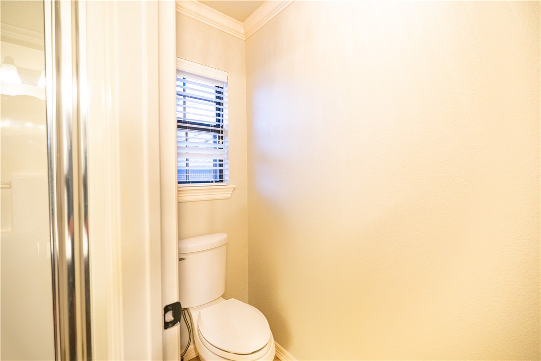 1802 N Fallbrook Way