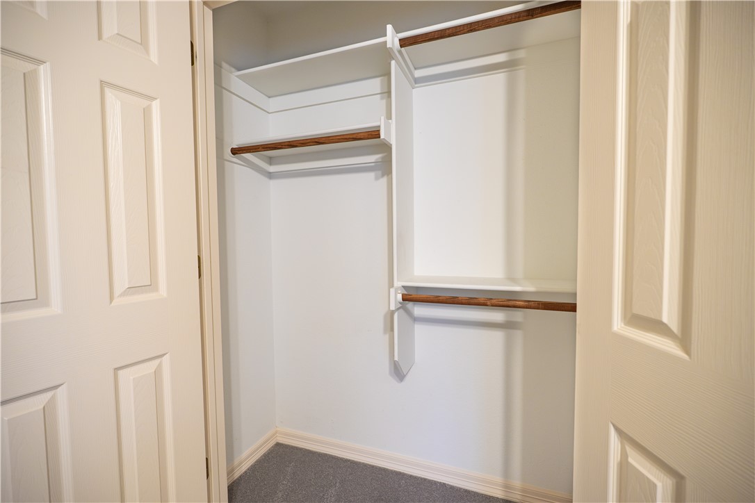 1802 N Fallbrook Way