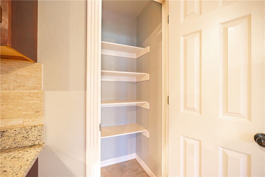 1802 N Fallbrook Way