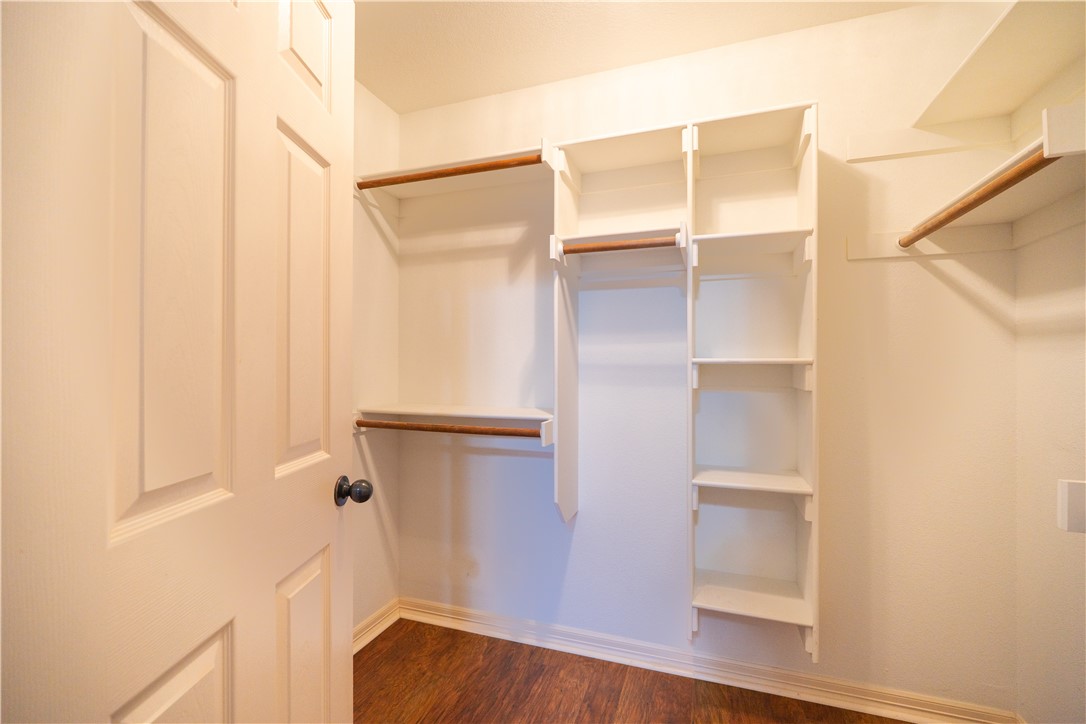 1802 N Fallbrook Way