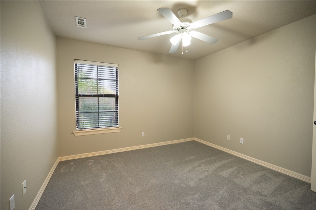 1802 N Fallbrook Way