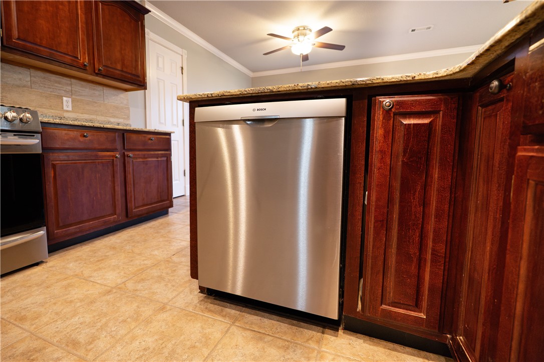 1802 N Fallbrook Way