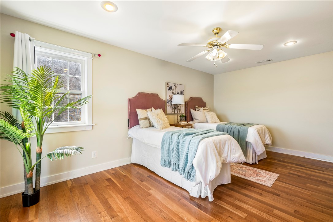 1398915ac Greasy Valley Road