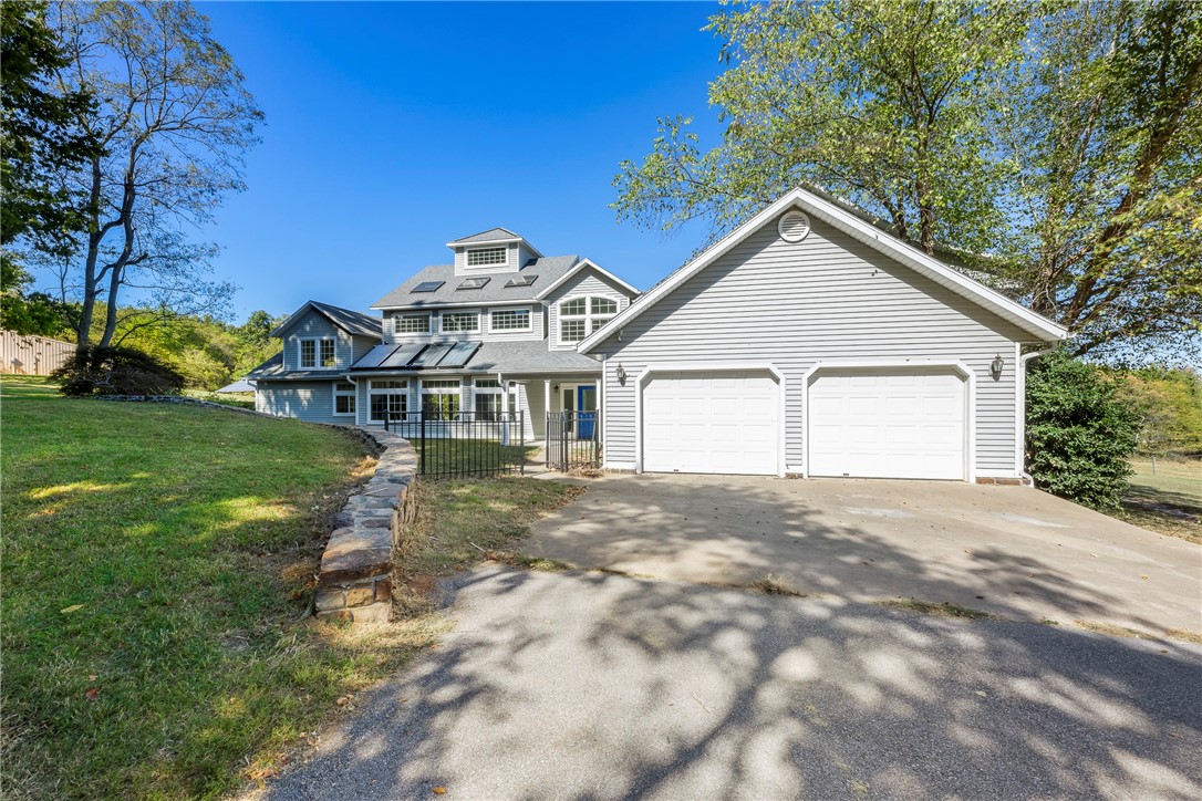 1398915ac Greasy Valley Road