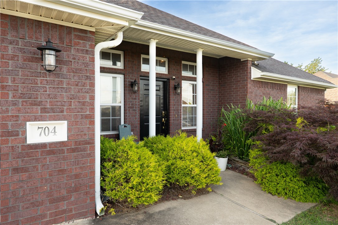704 Hankins Avenue