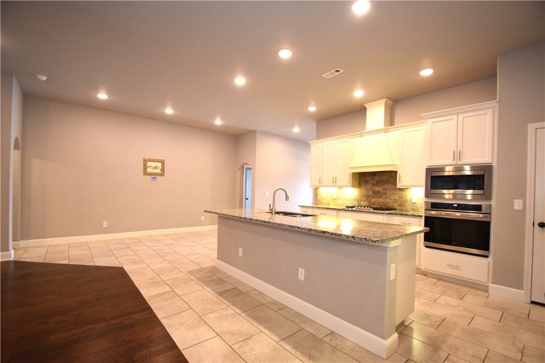 4504 SW Plumley Avenue