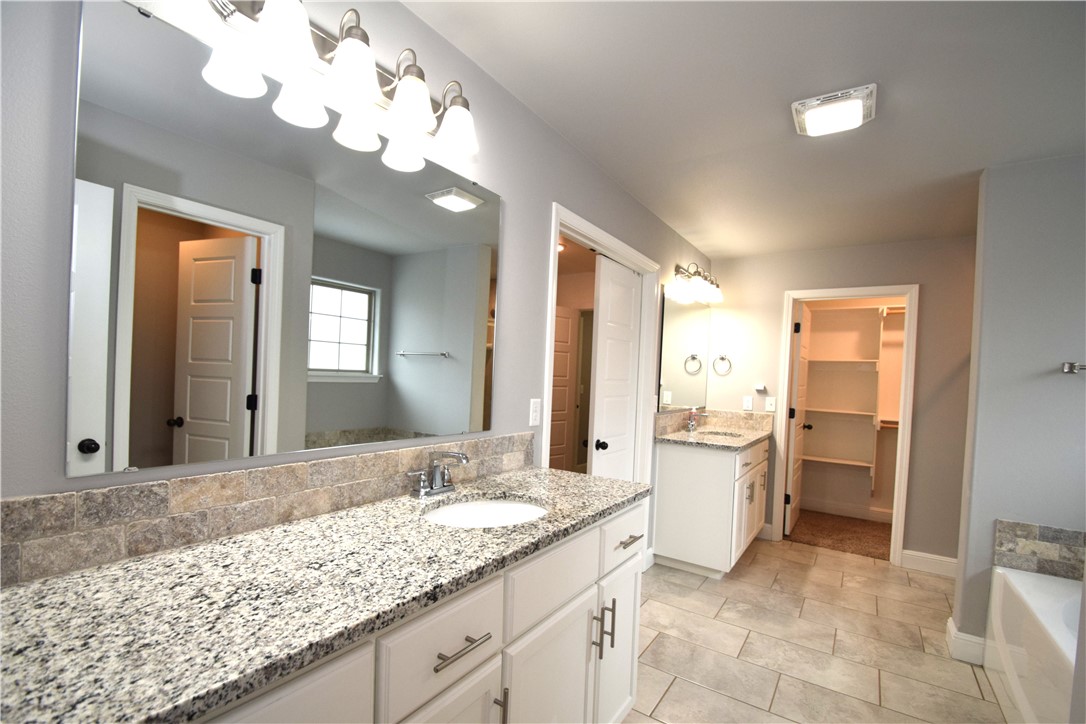 4504 SW Plumley Avenue