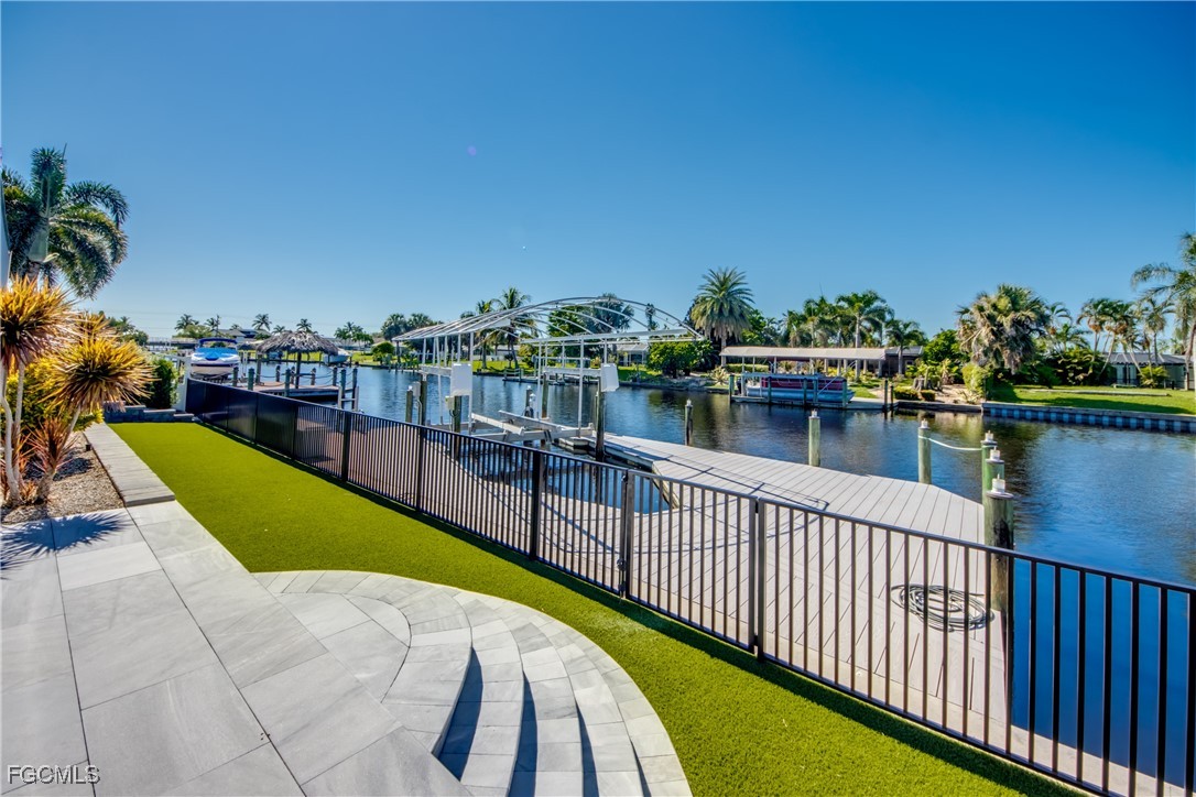 1436 Viking CT
