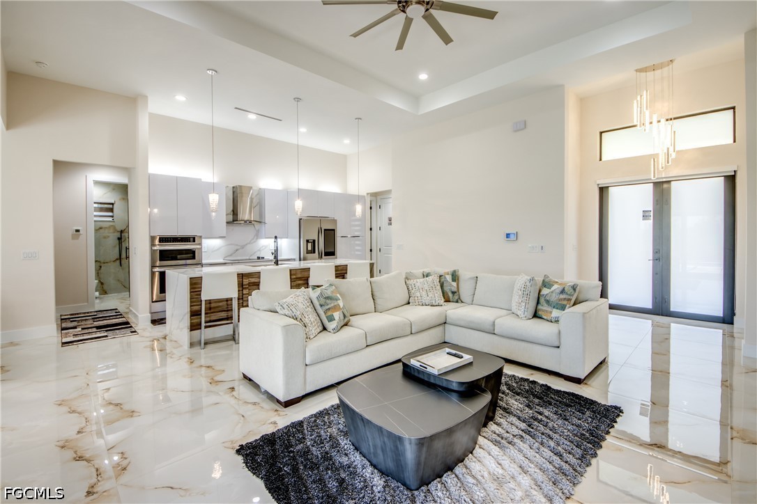 607 SW 18th CT