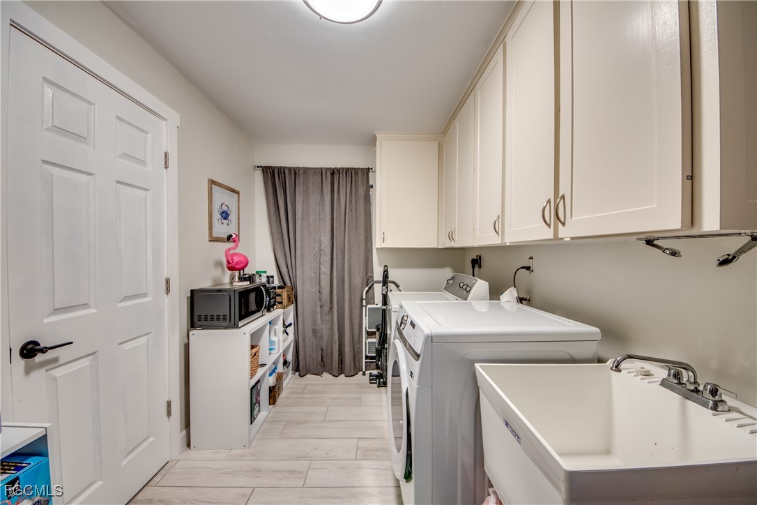2292 Sapodilla LN