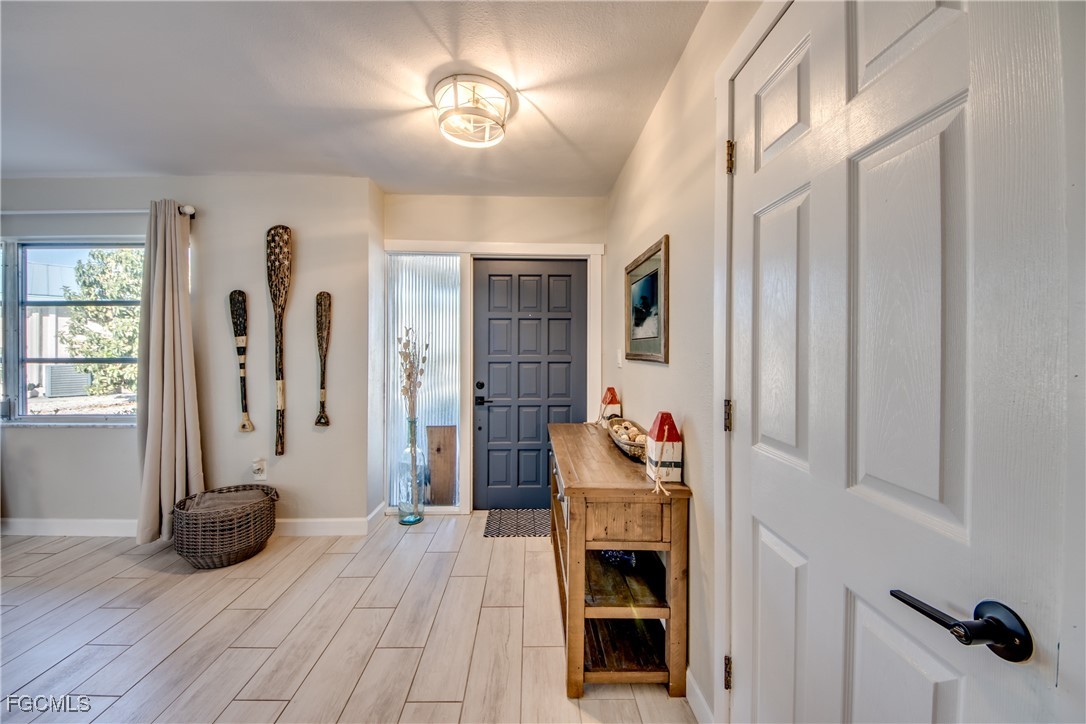 2292 Sapodilla LN