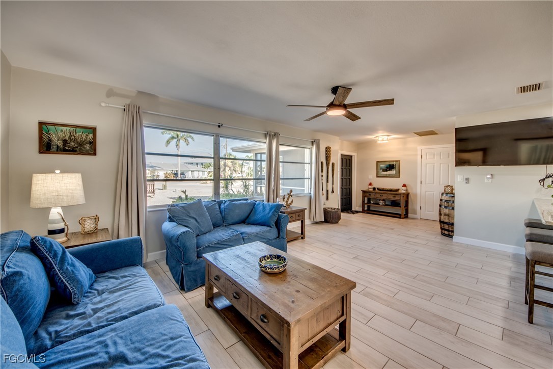 2292 Sapodilla LN