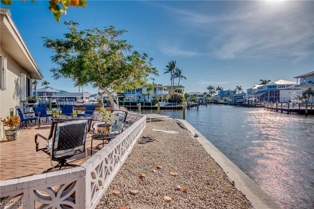 2292 Sapodilla LN