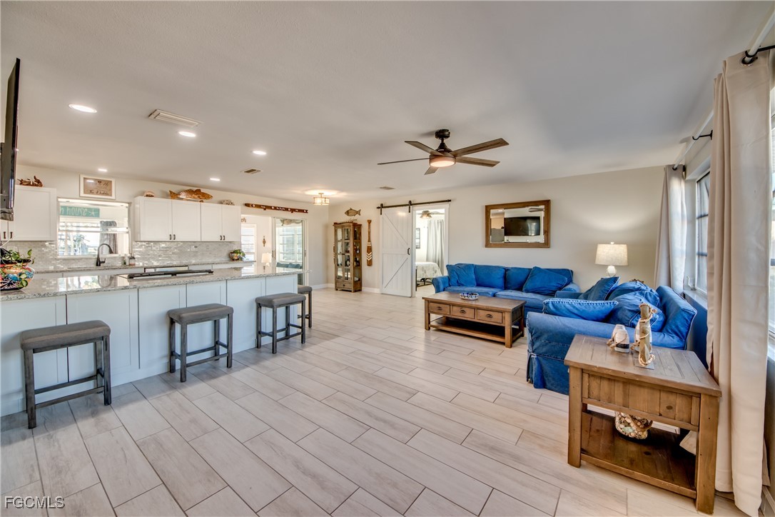 2292 Sapodilla LN