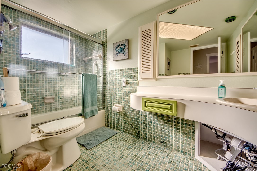 2292 Sapodilla LN