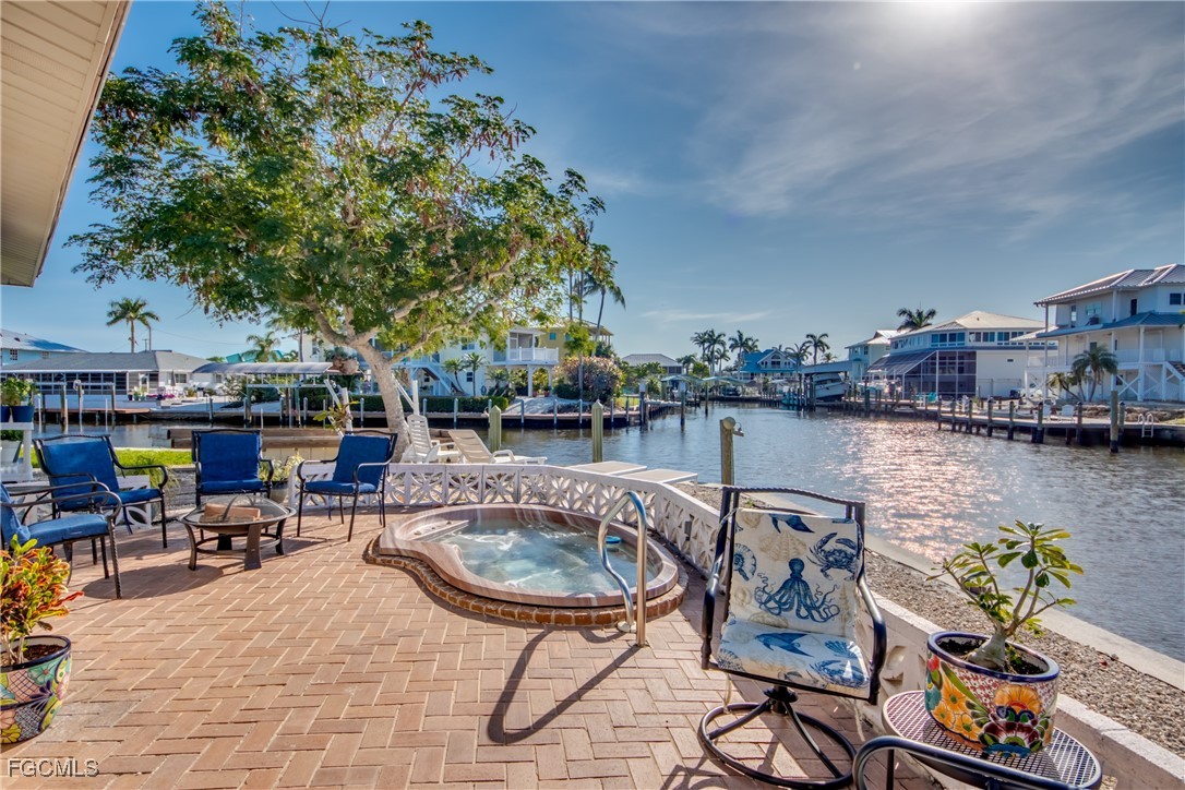 2292 Sapodilla LN