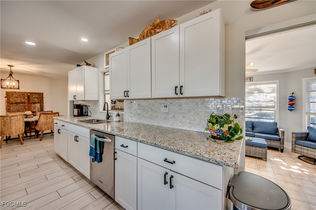 2292 Sapodilla LN