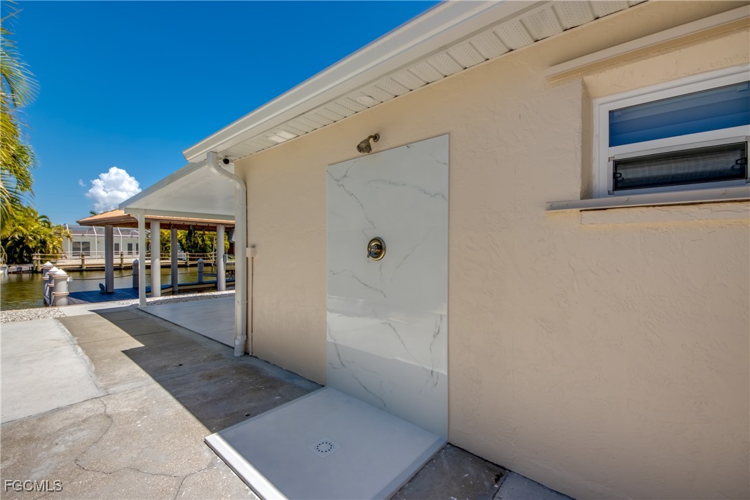 107 Albatross ST