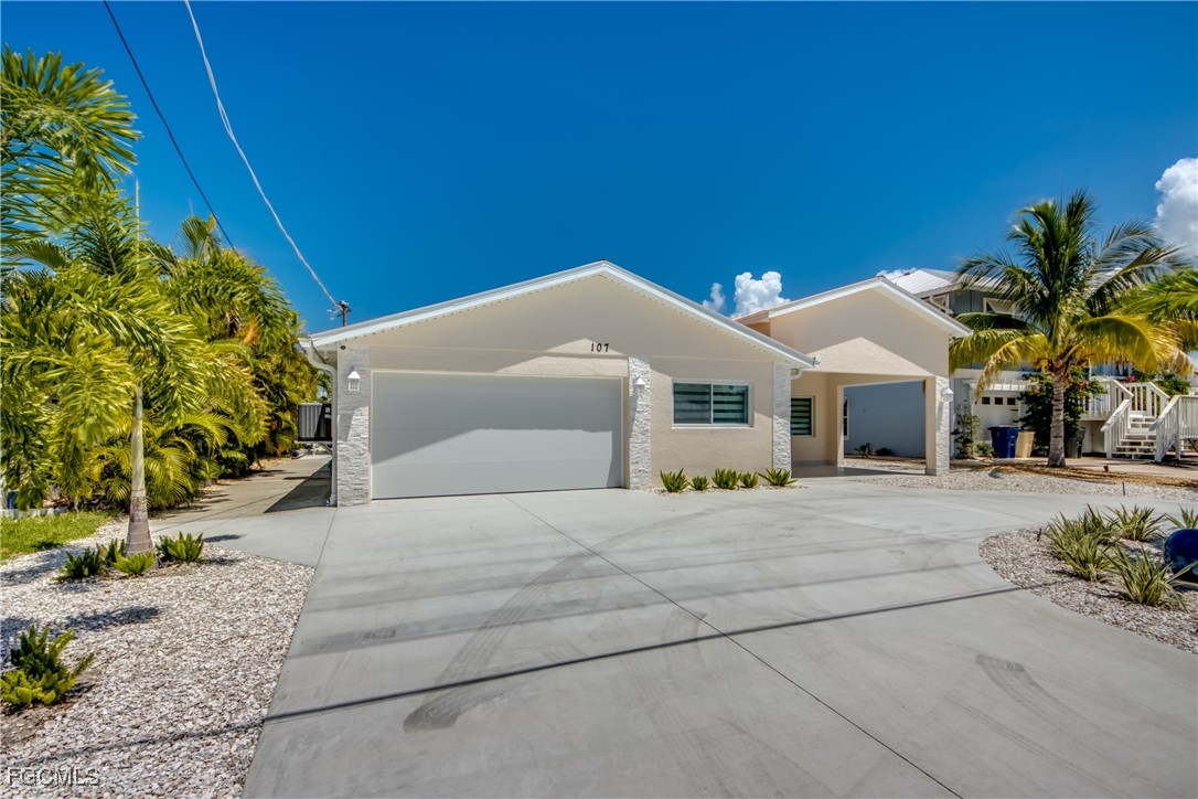 107 Albatross ST