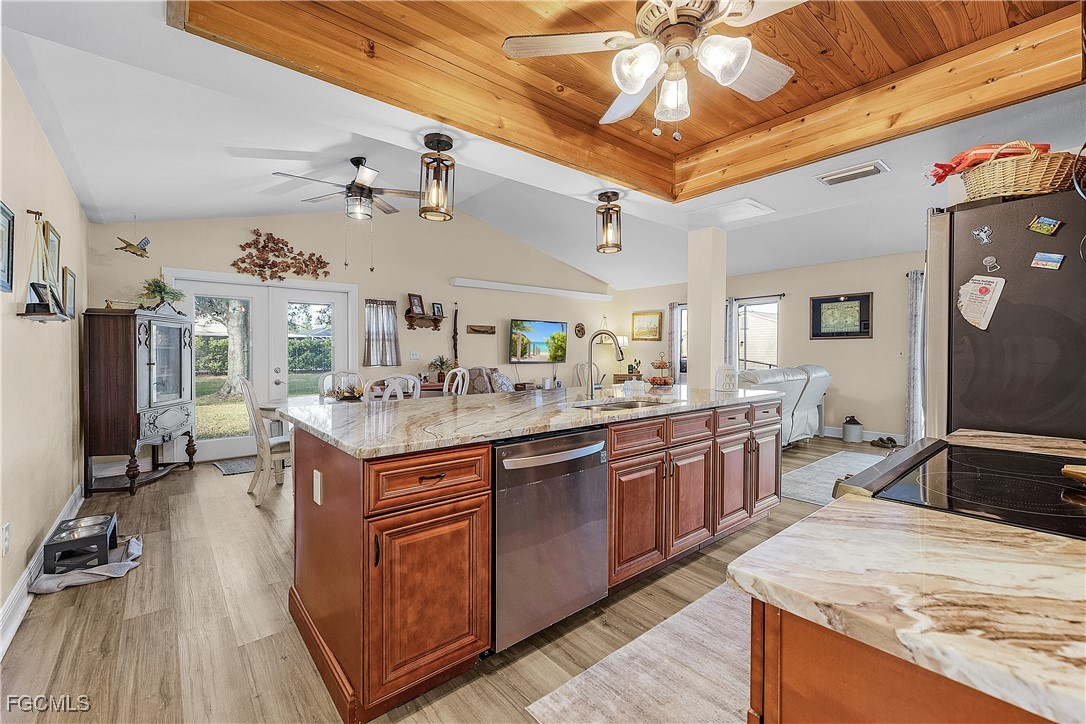 4754 Woodstock RD