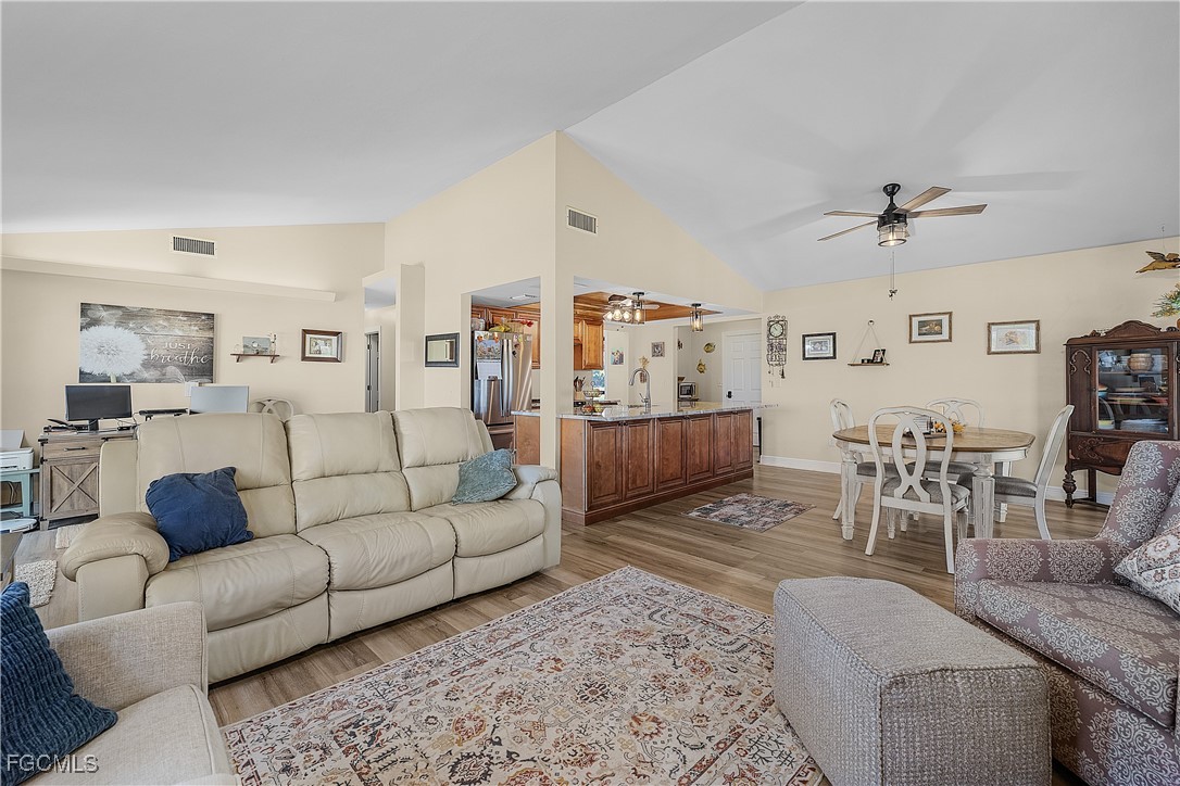 4754 Woodstock RD