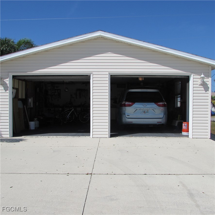 4839 Flamingo DR