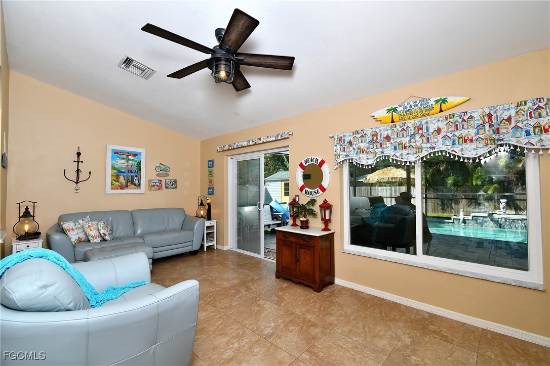 1306 SW 4th PL