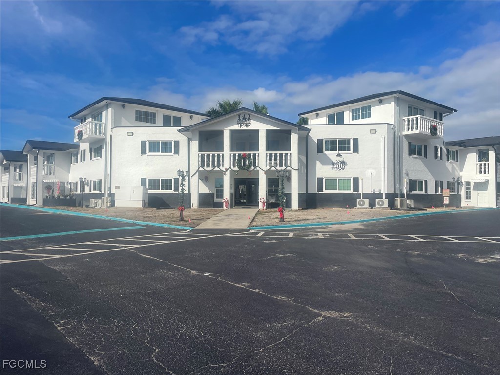 3706 Broadway 27