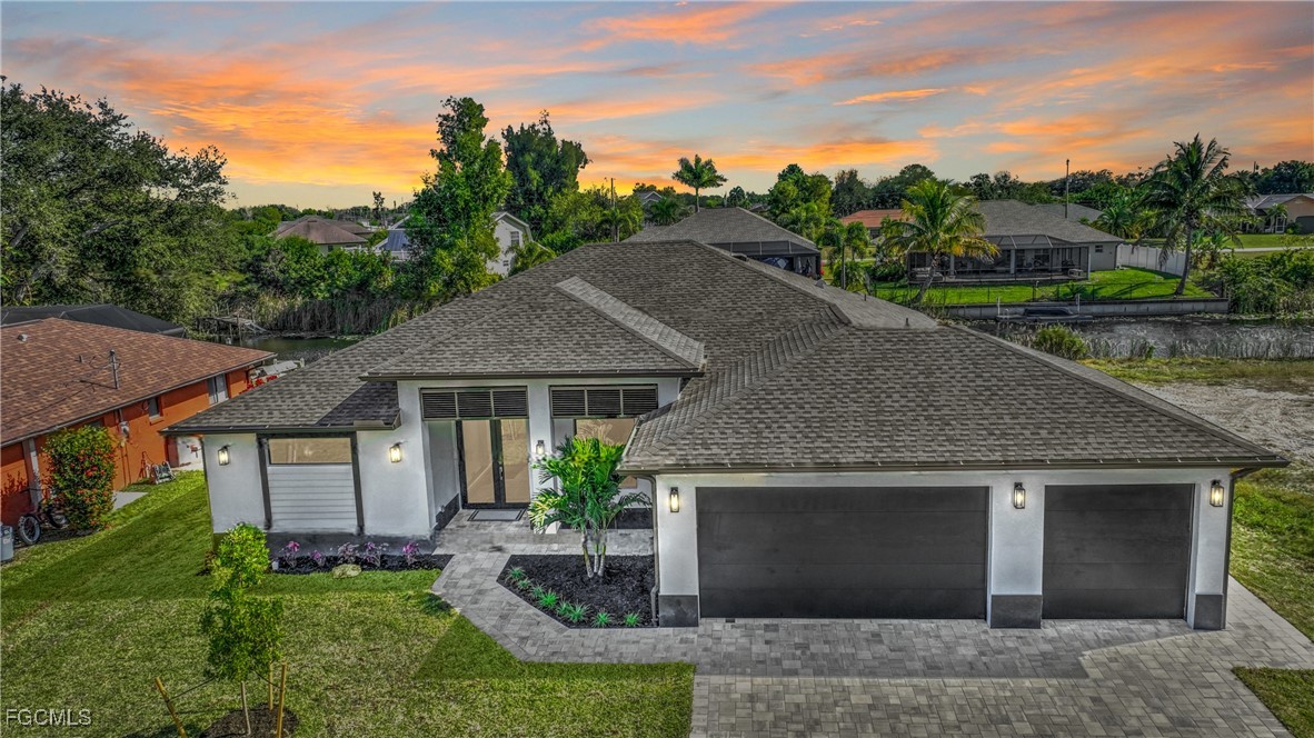 907 SW 15th PL