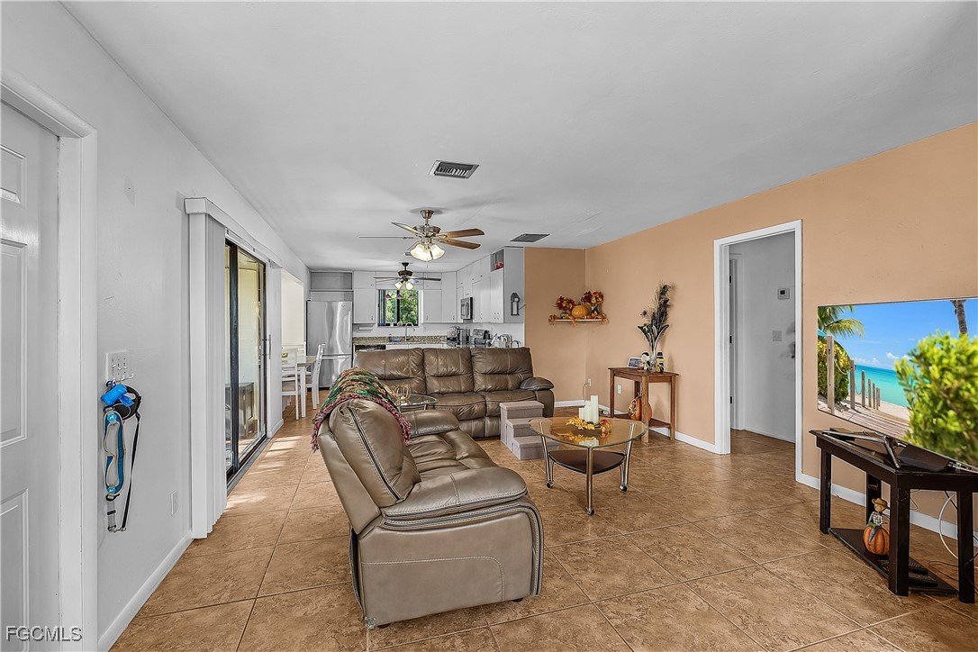 8545 Redwood DR