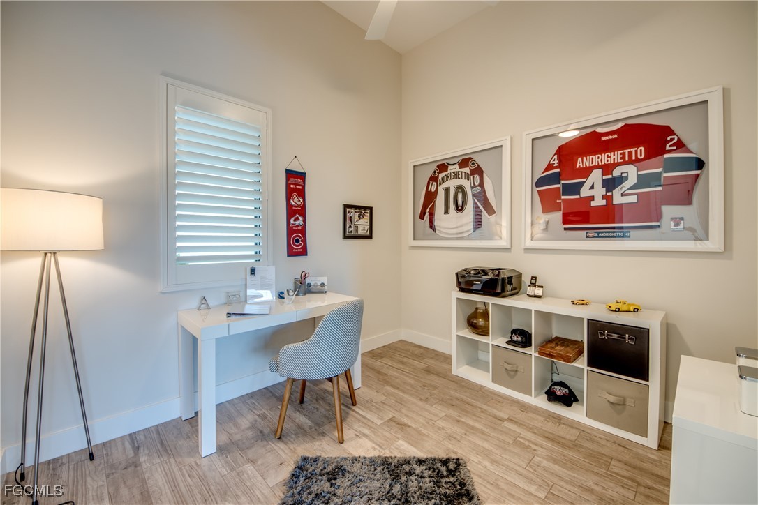 818 Montclaire CT