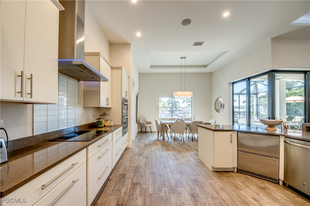 818 Montclaire CT