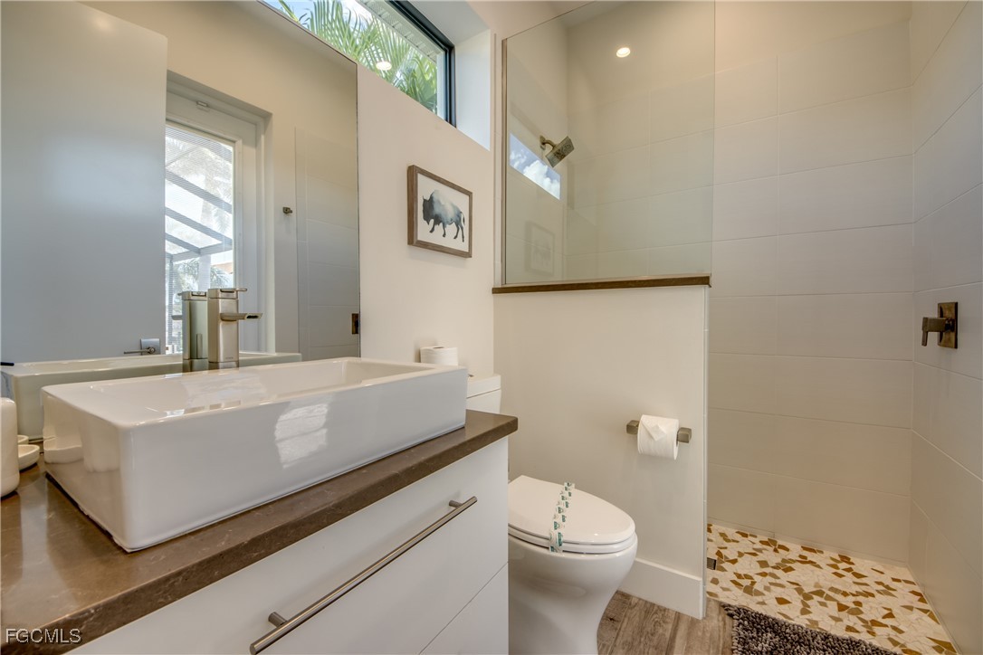 818 Montclaire CT