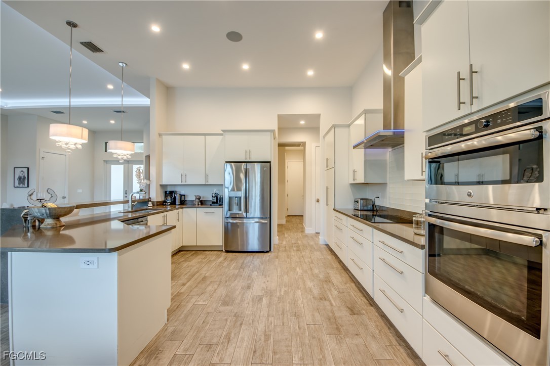 818 Montclaire CT