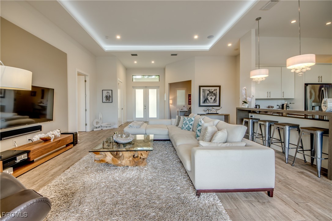 818 Montclaire CT