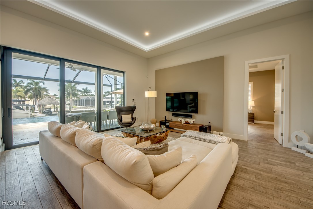 818 Montclaire CT