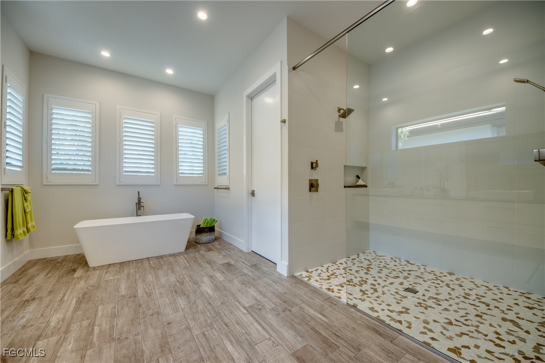 818 Montclaire CT