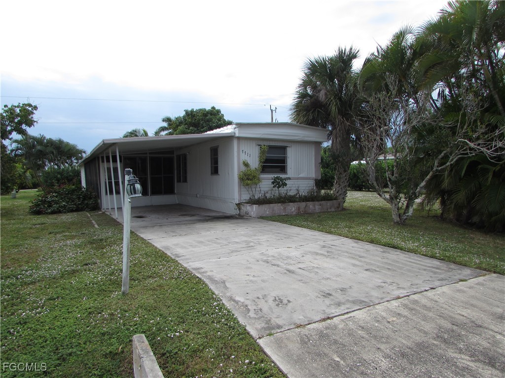 7711 Farrell RD